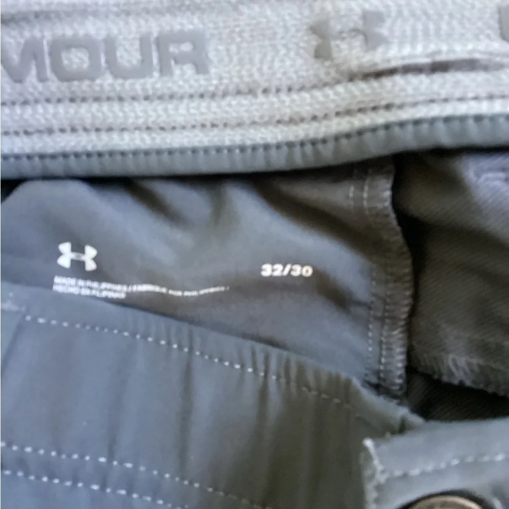Under Armour performance golf pants-gray 32/30 Waist 15” elastic Inseam 28”